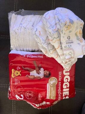 Huggies Little Snugglers White Baby Diapers | 47 Total